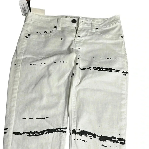 NWT Dex super skinny,ankle length,frey hem,white  denim, painter spray,low rise - Picture 3 of 10
